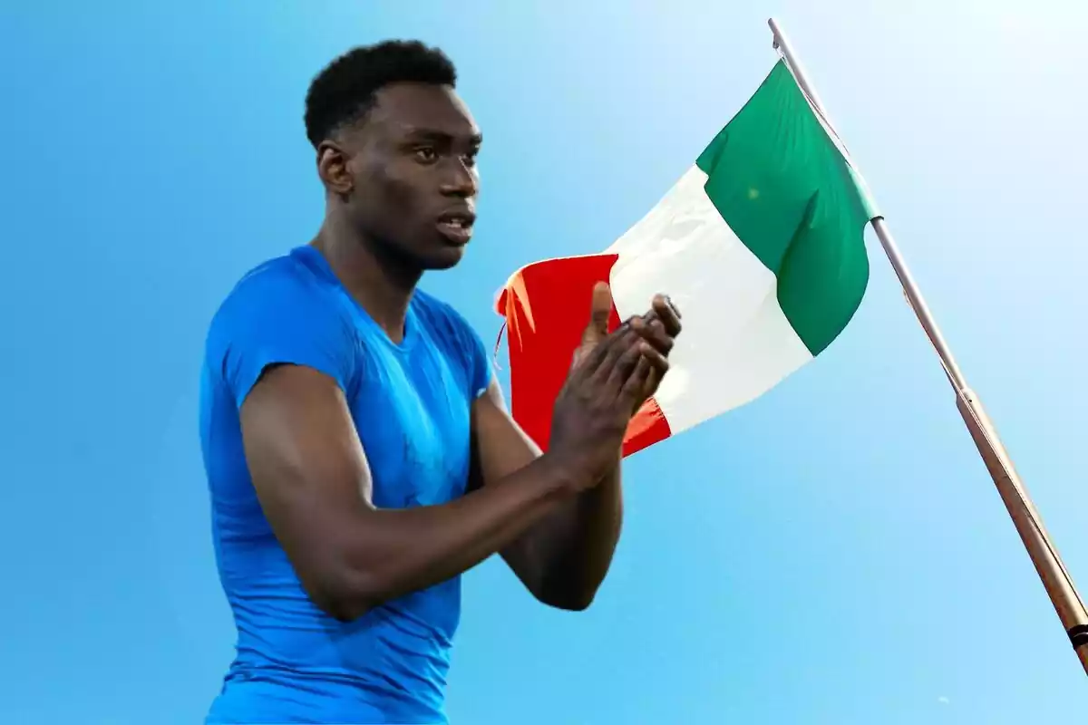 Imagen de Samu Omorodion en un montaje con la bandera de Italia